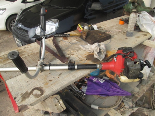 เครื่องตัดหญ้าสะพายบ่า เครื่องตัดหญ้าสะพายบ่า