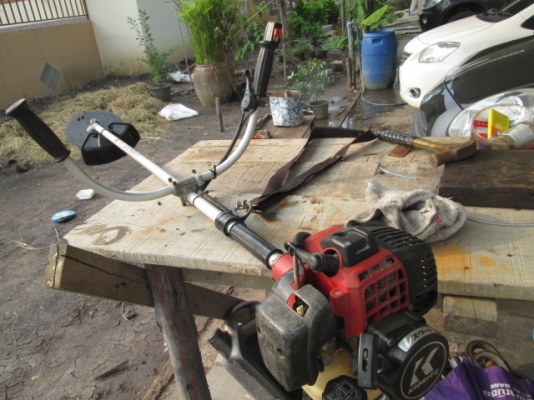 เครื่องตัดหญ้าสะพายบ่า