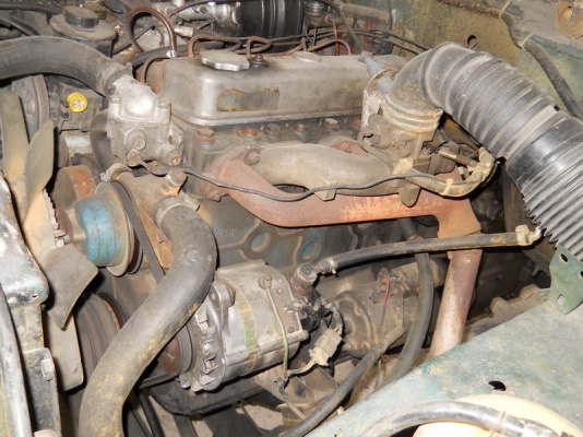 ขายเครือง Nissan SD 22 6 สูบ พร้อมเกียร์