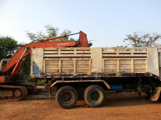 ขายด่วน  กระบะดั๊มพร้อมชุดยก