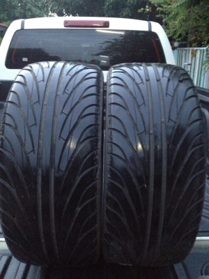 ขายยาง235-35-19 1คู่ดอกเต็ม95\% ครับ ถูกๆ