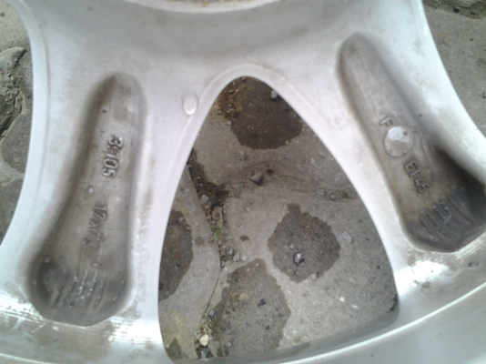 ขอบ17  กว้าง7  5รู100  ใส่อัลติส  วิส  ท้ายโด่ง