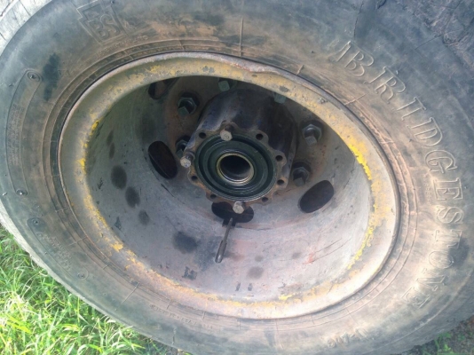 ขาย 10 ล้อรถน้ำมัน ISUZU JCM เครื่อง175 สนใจโทร0819701072