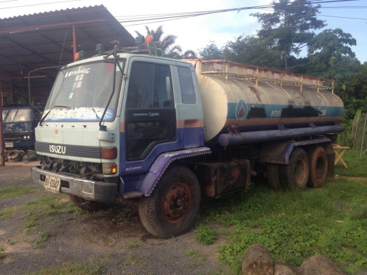 ขาย 10 ล้อรถน้ำมัน ISUZU JCM เครื่อง175 สนใจโทร0819701072