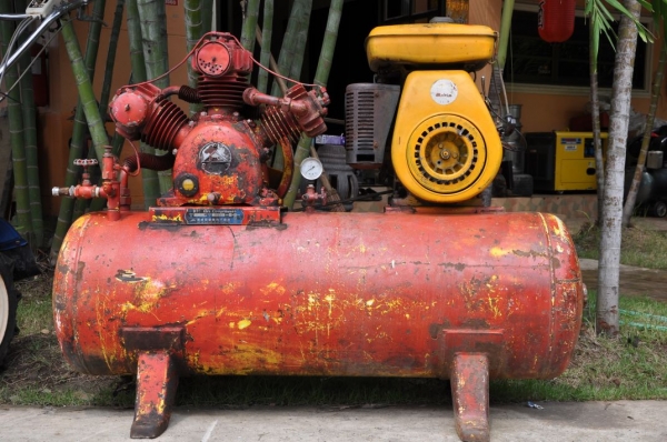 ขายปั้มลมBTC ROBIN300ลิตร์ เครื่องยนต์3สูบ สวยเดิมจากญี่ปุ่น35,000เท่านั้น!