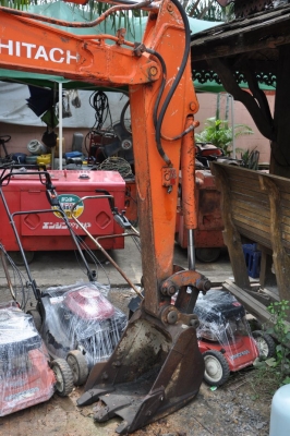 ขายแบคโฮHITACHI EX30-2 แห้งเดิมจากญี่ปุ่น(ขาดแทรคอย่างเดียว) 150,000บาทเท่านั้น!!