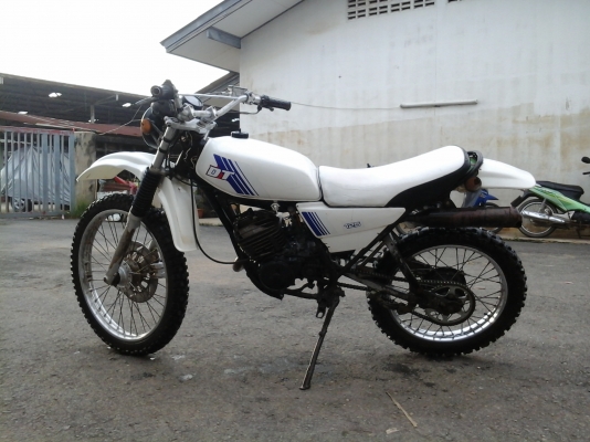 yamaha dt 125 mono สีแดงปรับราคา 15.000 คัยก้อได้มาเอาไปt