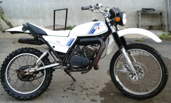 yamaha dt 125 mono สีแดงปรับราคา 15.000 คัยก้อได้มาเอาไปt