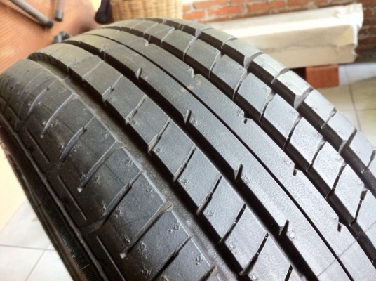 ขายล้อแม็ก Mazda 2. 15". พร้อมยางป้ายแดง ใหม่มาก ปี13