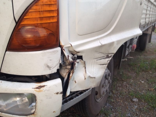 รถฮีโน่ 6 ล้อ รั่ว FC9J  150 แรงม้า  สนใจติดต่อ 081 - 6079515