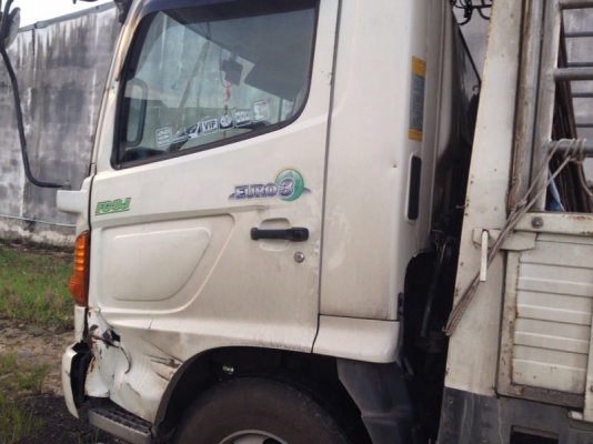 รถฮีโน่ 6 ล้อ รั่ว FC9J  150 แรงม้า  สนใจติดต่อ 081 - 6079515