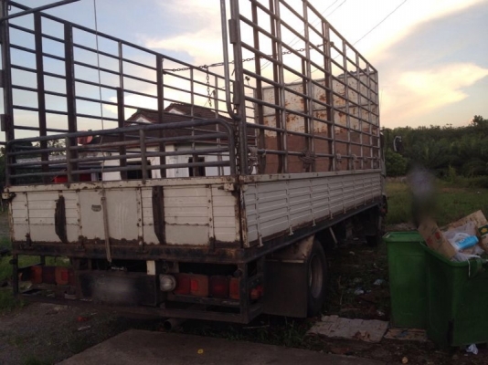 รถฮีโน่ 6 ล้อ รั่ว FC9J  150 แรงม้า  สนใจติดต่อ 081 - 6079515