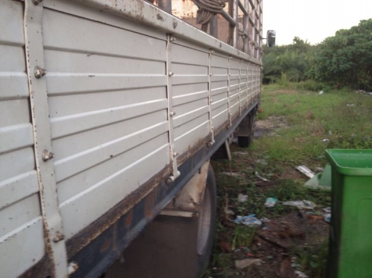 รถฮีโน่ 6 ล้อ รั่ว FC9J  150 แรงม้า  สนใจติดต่อ 081 - 6079515