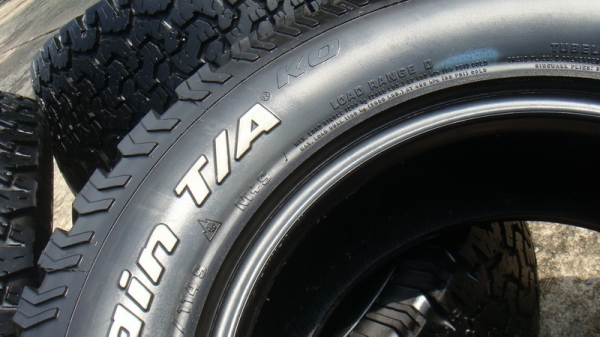 ขายยาง BF Goodrich Allterrain  265 70 r16