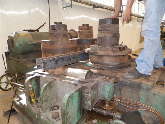 เครื่องม้วนบีม เครื่องดัดเหล็ก ขนาดใหญ่ พร้อมจัดส่ง เครื่องม้วนบีม เครื่องดัดเหล็ก ขนาดใหญ่ พร้อมจัดส่ง