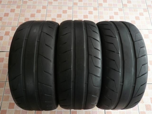 ขายยาง NITTO NT05----235-40-17----ปี10 (2 แถม 1)