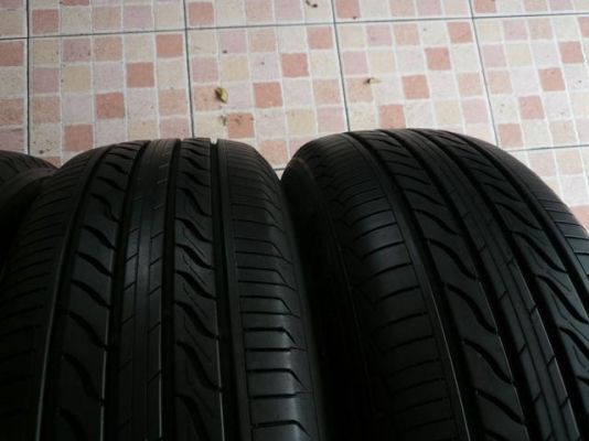 ขายยาง MICHELIN LC----215-60-16----ดอกงามๆ (1ชุด)