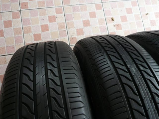 ขายยาง MICHELIN LC----215-60-16----ดอกงามๆ (1ชุด)