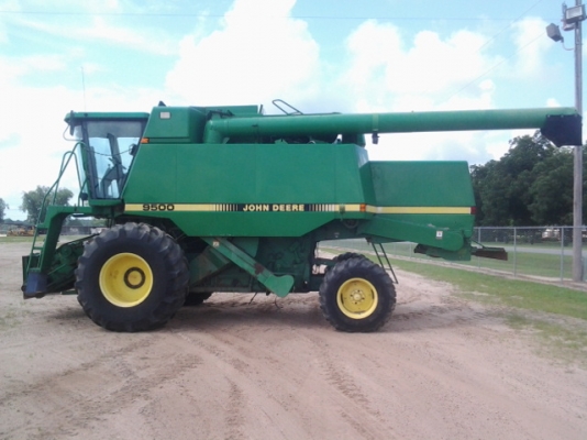 ขายรถเกี่ยวข้าวโพด9500