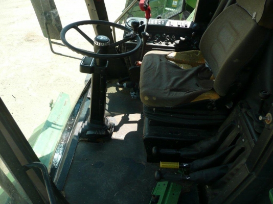 ขายรถเกี่ยวข้าวโพดjd4435