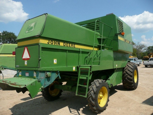 ขายรถเกี่ยวข้าวโพดjd4435