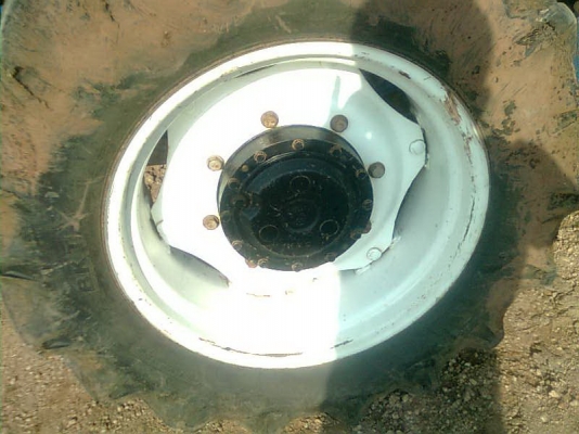 ขายTD95PLUS NEWHOLLAND สองเพลาครับ