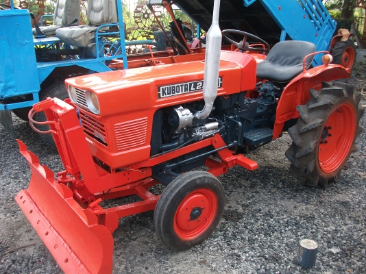 ขายด่วนๆๆๆ คูโบต้า L2201 พร้อมใบดันหน้า และผานบุกเบิก