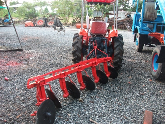 ขายด่วนๆๆๆ คูโบต้า L2201 พร้อมใบดันหน้า และผานบุกเบิก