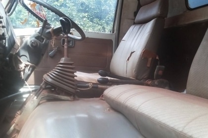 HINO FC171 - 185 HP HO7C หกล้อดั๊มพ์ กระบะดั๊มพ์เหล็ก 4 ตันความยาว 3.60 เมตรสภาพสวย เครื่องแน่นแรงดีไม่เยิ้ม หัวเก๋งสีสันบางเดิมๆ ภายในเก๋งคอนโซลครบพร้อม พวงมาลัยเพาเวอร์ ช่วงล่างใหญ่คัชซีสวยไม่มีดาม เฟืองท้าย F คานหน้า F ครบพร้อม ยาง 8.25 ขอบ 16 สภาพดี 7 HINO FC171 - 185 HP HO7C หกล้อดั๊มพ์ กระบะดั๊มพ์เหล็ก 4 ตันความยาว 3.60 เมตรสภาพสวย เครื่องแน่นแรงดีไม่เยิ้ม หัวเก๋งสีสันบางเดิมๆ ภายในเก๋งคอนโซลครบพร้อม พวงมาลัยเพาเวอร์ ช่วงล่างใหญ่คัชซีสวยไม่มีดาม เฟืองท้าย F คานหน้า F ครบพร้อม ยาง 8.25 ขอบ 16 สภาพดี 7