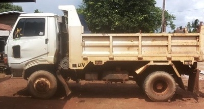 HINO FC171 - 185 HP HO7C หกล้อดั๊มพ์ กระบะดั๊มพ์เหล็ก 4 ตันความยาว 3.60 เมตรสภาพสวย เครื่องแน่นแรงดีไม่เยิ้ม หัวเก๋งสีสันบางเดิมๆ ภายในเก๋งคอนโซลครบพร้อม พวงมาลัยเพาเวอร์ ช่วงล่างใหญ่คัชซีสวยไม่มีดาม เฟืองท้าย F คานหน้า F ครบพร้อม ยาง 8.25 ขอบ 16 สภาพดี 7