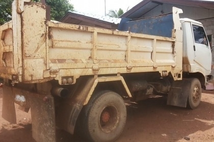 HINO FC171 - 185 HP HO7C หกล้อดั๊มพ์ กระบะดั๊มพ์เหล็ก 4 ตันความยาว 3.60 เมตรสภาพสวย เครื่องแน่นแรงดีไม่เยิ้ม หัวเก๋งสีสันบางเดิมๆ ภายในเก๋งคอนโซลครบพร้อม พวงมาลัยเพาเวอร์ ช่วงล่างใหญ่คัชซีสวยไม่มีดาม เฟืองท้าย F คานหน้า F ครบพร้อม ยาง 8.25 ขอบ 16 สภาพดี 7 HINO FC171 - 185 HP HO7C หกล้อดั๊มพ์ กระบะดั๊มพ์เหล็ก 4 ตันความยาว 3.60 เมตรสภาพสวย เครื่องแน่นแรงดีไม่เยิ้ม หัวเก๋งสีสันบางเดิมๆ ภายในเก๋งคอนโซลครบพร้อม พวงมาลัยเพาเวอร์ ช่วงล่างใหญ่คัชซีสวยไม่มีดาม เฟืองท้าย F คานหน้า F ครบพร้อม ยาง 8.25 ขอบ 16 สภาพดี 7