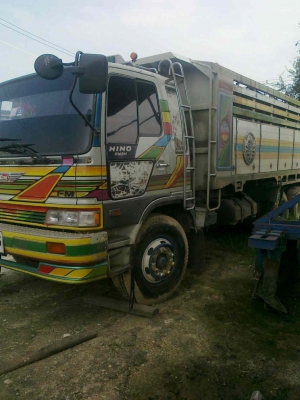 fm3h ระบบไฟฟ้า เครื่องดีครัชซีสวย รถติดไฟแน่นอยู่ รวมทั้งหมดก็1300000ครับ