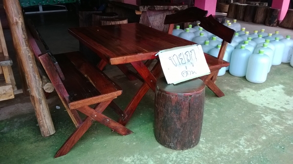 ขายโต๊ะไม้ประดู่ ชุดละ 6000 บาทติดต่อ เกี๊ยว 087-1691151