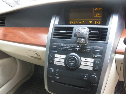 ขายด่วยเทียน่าตัวท้อปพร้อมใช้งาน..ขายถูกมาก..  2005 NISSAN, TEANA 230 JS   สีดำ เกียร์ออโต้ติดแก๊สแล้วสภาพสวยมากๆ