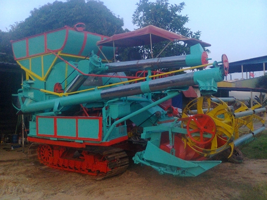 ขายรถเกี่ยวข้าวอุ้มซ่อมแล้วพร้อมใช้