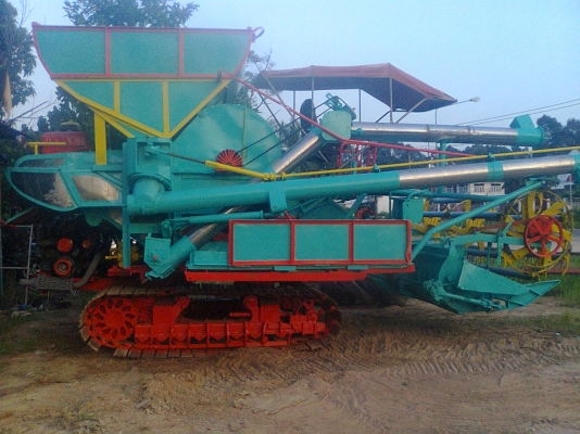 ขายรถเกี่ยวข้าวอุ้มซ่อมแล้วพร้อมใช้