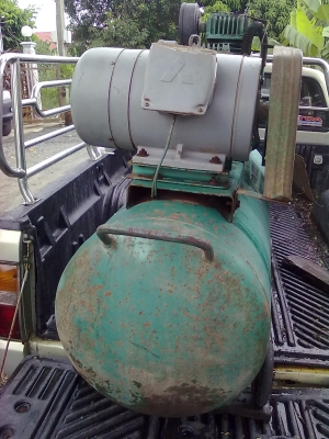 ปั๊มลมfusheng มอเตอร์มิตซู 2สายไฟบ้าน/5 แรง/ถัง 260 ลิตร