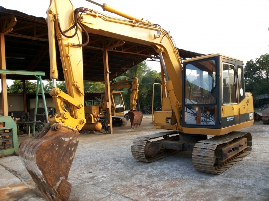 ขายรถขุดCATE70B รถนอก ตามสภาพ มีลายหัวกระแทก