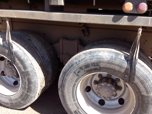 ขายดาวน์รถ 22 ล้อพ่วงแม่-ลูกดัมพ์ ISUZU DECA 360 ปี 2553 ลูกพ่วง 3 คานแท้ดัมพ์กระบะสามมิตรลอนเฉียง รถวิ่งไป 120000 กิโลเมตร ขายดาวน์ 1500000 ผ่อนต่อ 67038 X 27 = 1810026 ราคารวม 3310026