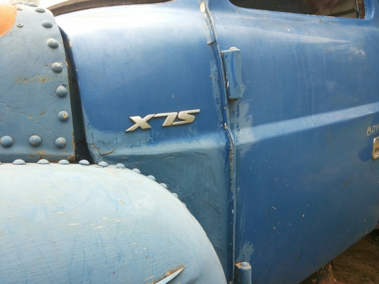 ขาย10ล้อหัวยาว2เพลาดั๊มหัวเหล็กมีประตู ISUZU TX 165 6BD1 เครื่องดี ติดง่าย อึด ทน ช่วงล่าง2เพลา200หมวกเจ็ก คัสซีดี มีบวมซับในช่วงปลายบ้าง เสริมเหล็กบนล่างแล้ว คานหน้าเดิม กระบะดั๊มเหล็ก พื้นดีข้างดีไม่ผุ พ.พาวเวอร์ เบรคทริฟฟี่ หัวบางดี ภายในดีคอนโซลครบ ยา