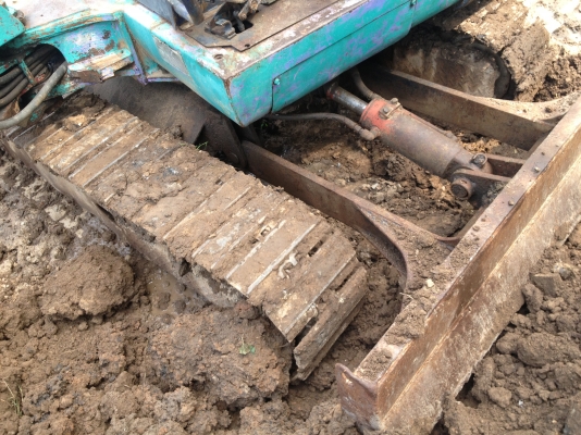 ขาย185000 แบ็คโฮ HITAHI-airman 30  LX     เครื่อง isusu มี  vdo ครับ