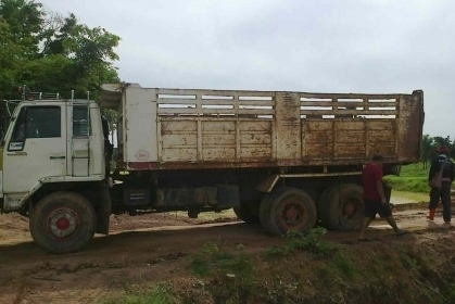 10ล้อดั้ม ISUZU ROCK 210เครื่อง195 TURBOอินเตอร์ดั้มสามมิตร