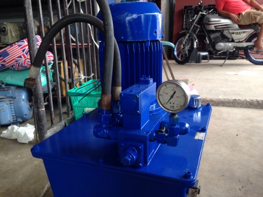 ขายปั้มน้ำมันไฮโดรลิค Rexroth ขนาดมอเตอร์ 5 HP. Made in Germany สภาพสวย วิ่งนิ่ม สนใจโทร. 082-561-8028 / 085-177-2887 lineID: mananon1919