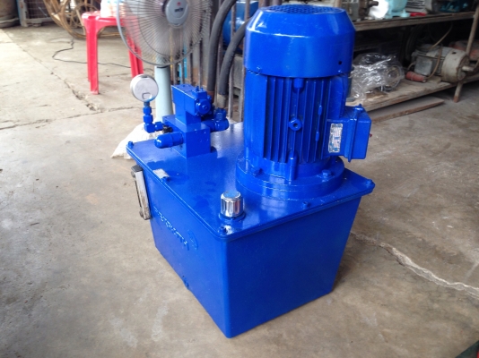 ขายปั้มน้ำมันไฮโดรลิค Rexroth ขนาดมอเตอร์ 5 HP. Made in Germany สภาพสวย วิ่งนิ่ม สนใจโทร. 082-561-8028 / 085-177-2887 lineID: mananon1919