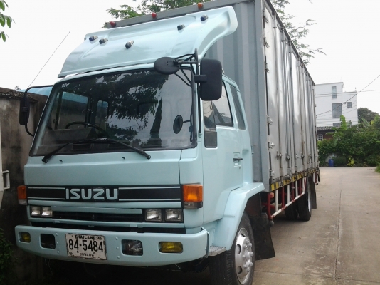 ต้องการขายด่วนมากอีซูซุร๊อกกี้รถห้างแท้เครื่อง175แรงตู้10บานไม่มีเสากลางคัชซีสวยสนใจติดต่อด่วน