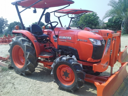 รถแทรกเตอร์L3608