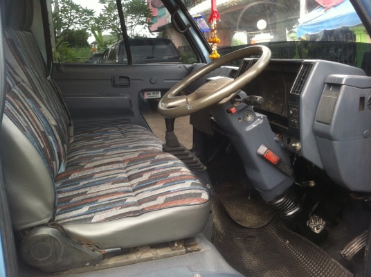 ขาย ISUZU NKR  ปี 47