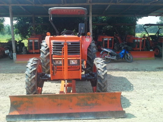 รถแทรกเตอร์M5000