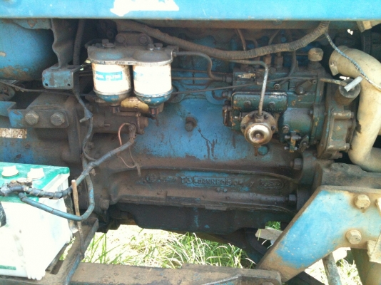 ขายรถฟอร์ด 6600 พร้อมใบมีดดันดินกับผานจาน ขายรถฟอร์ด 6600 พร้อมใบมีดดันดินกับผานจาน