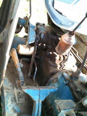 ขายรถฟอร์ด 6600 พร้อมใบมีดดันดินกับผานจาน ขายรถฟอร์ด 6600 พร้อมใบมีดดันดินกับผานจาน